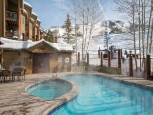 Steamboat ski in ski out condo pool